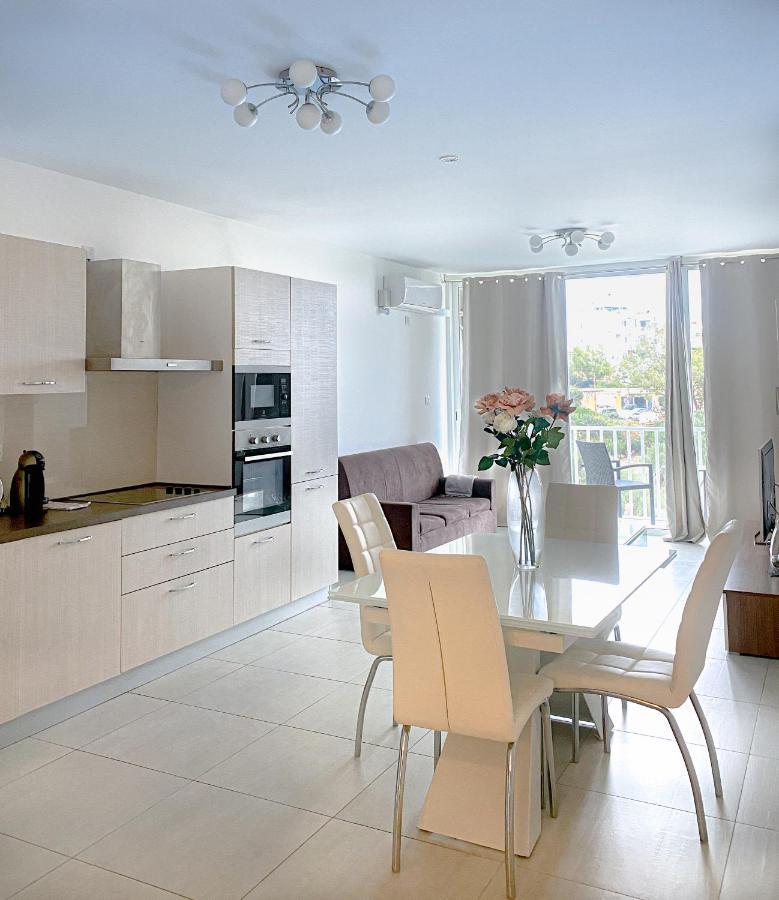 Charming Apartment In The Heart Of St. Julians Saint Julian's Exterior photo